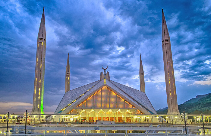 Uniknya masjid Faisal di Pakistan. Sumber: turkinesia.net. Desain Interior Masjid
